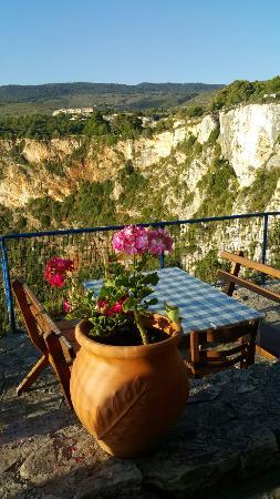 Michalis Tavern