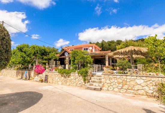 Cave Damianos taverna