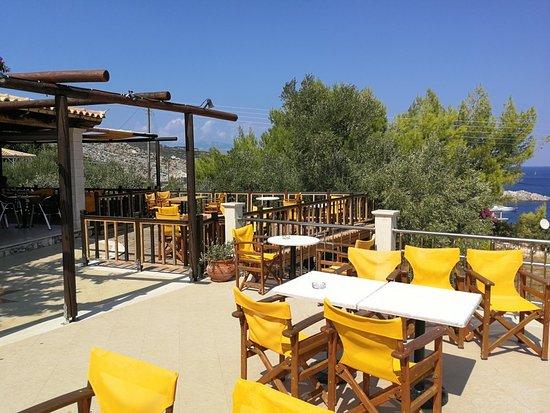 Tonis Bar