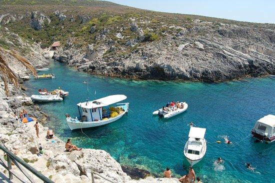 Porto Roxa Beach