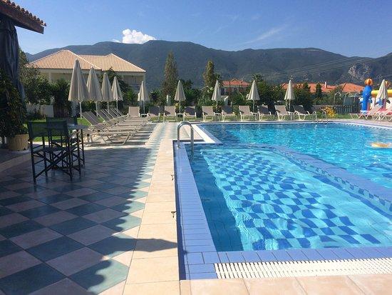 Bliss swimming pool and bar